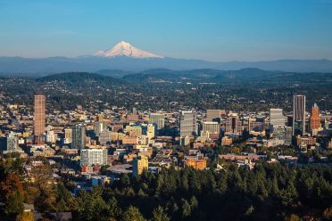 Portland,-Oregon-and-Mount-Hood-cm