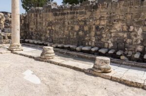 Ancient Roman public toilet-cm