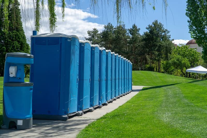 968508894_Porta Poties Lined up for an Event_Large-cm