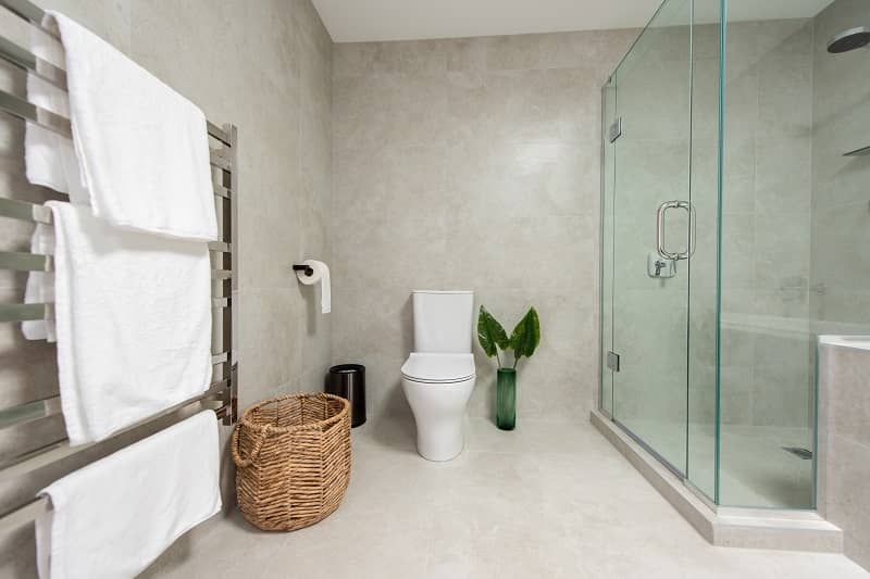 Simple and clean bathroom-cm