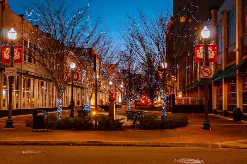 1027129580_Downtown Kalamazoo Michigan on a winter evening_Large-cm