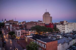 932587240_USA, Pennsylvania, Lancaster, skyline_Large - cm