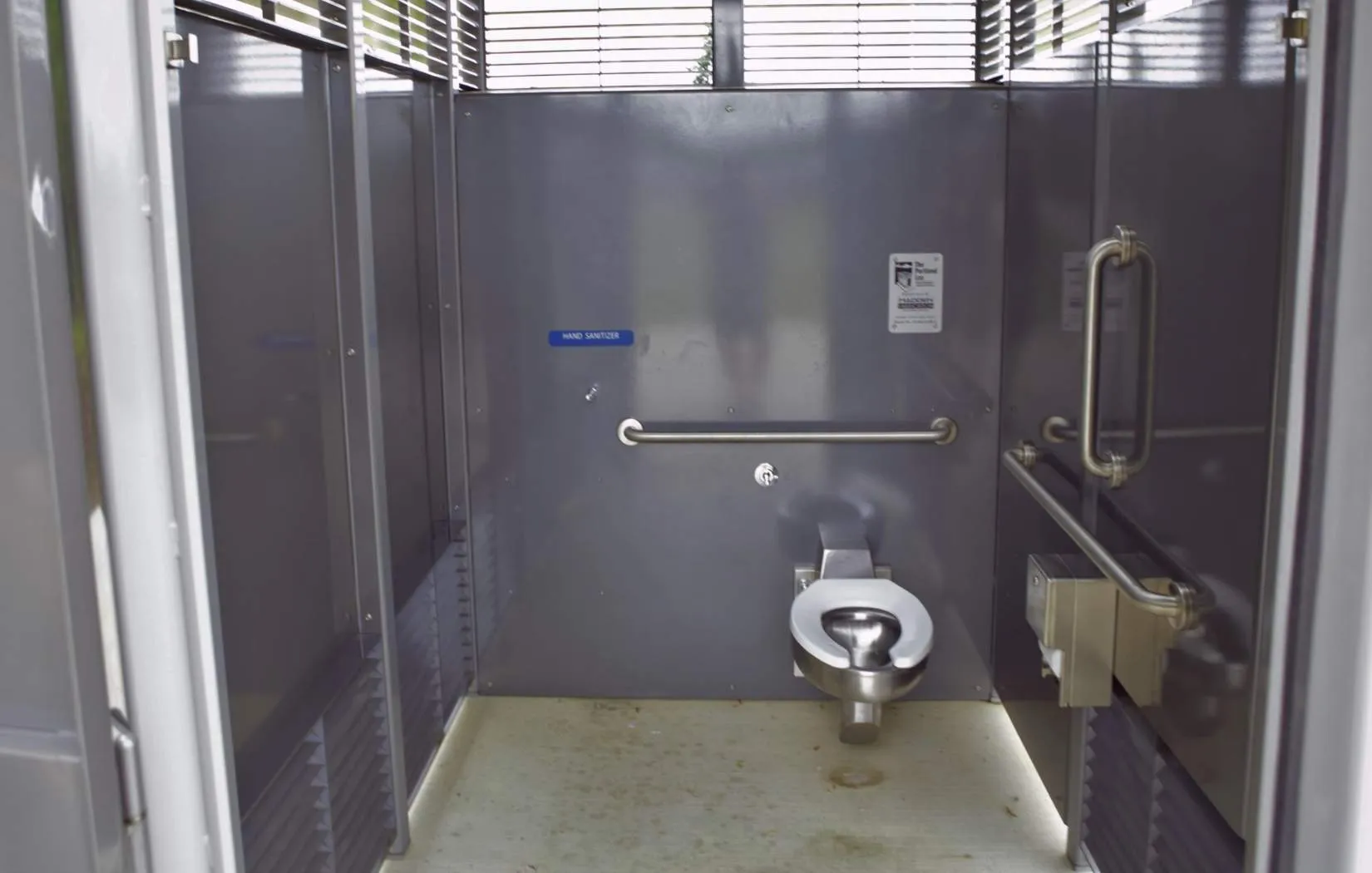 are businesses required to have a public restroom