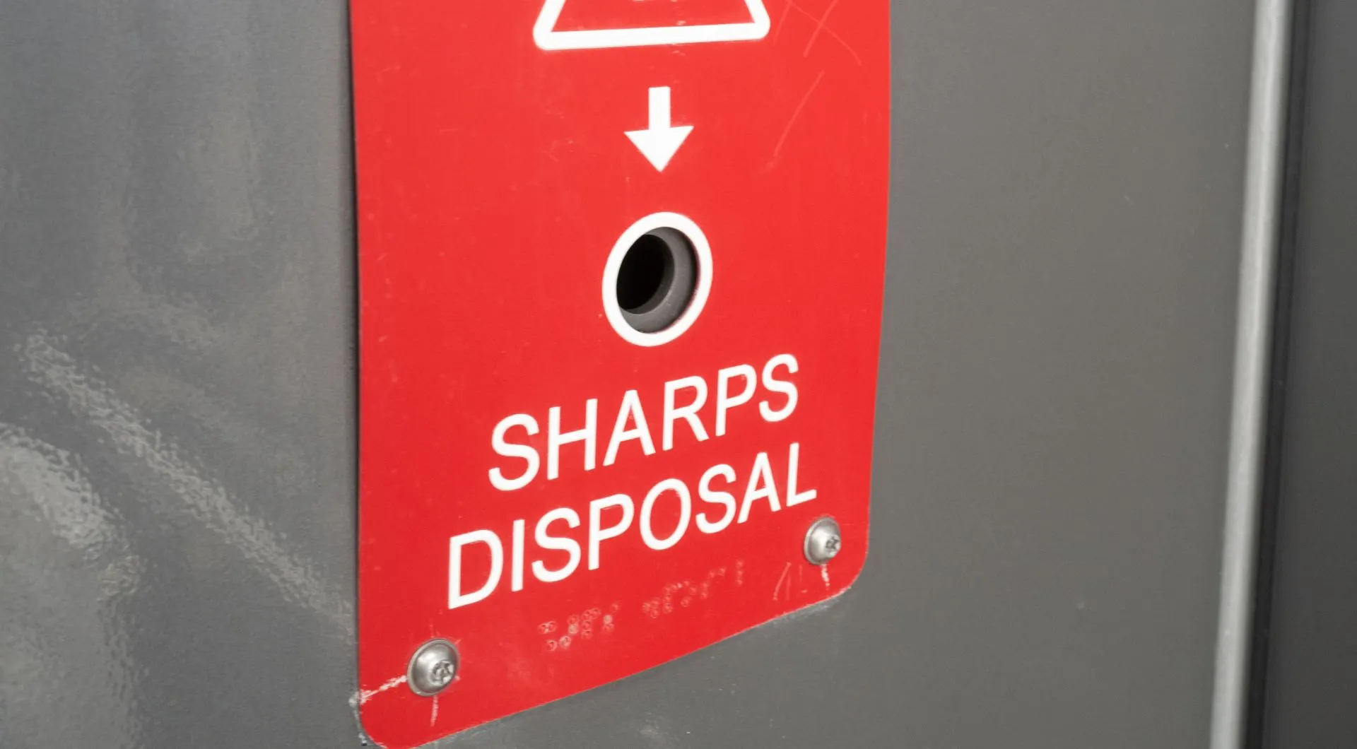 are public restrooms safe